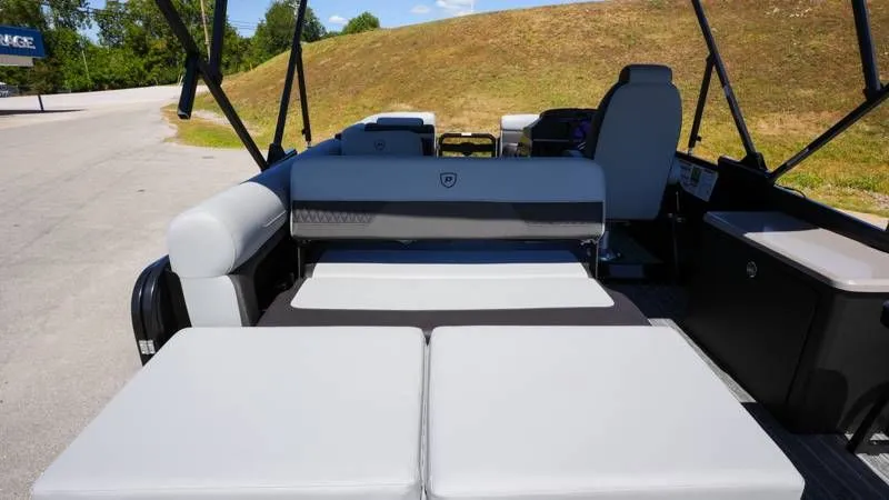 Slide: The Image of Premier 250 Solaris RS 2026 - 24