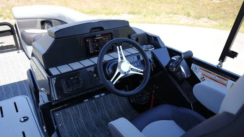 Slide: The Image of Premier 250 Solaris RS 2026 - 33