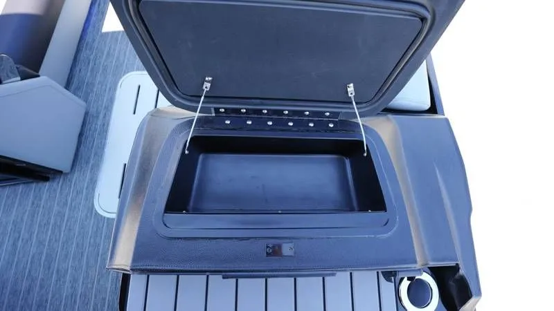 Slide: The Image of Premier 250 Solaris RS 2026 - 38