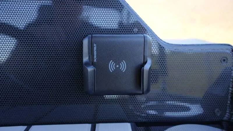 Slide: The Image of Premier 250 Solaris RS 2026 - 43