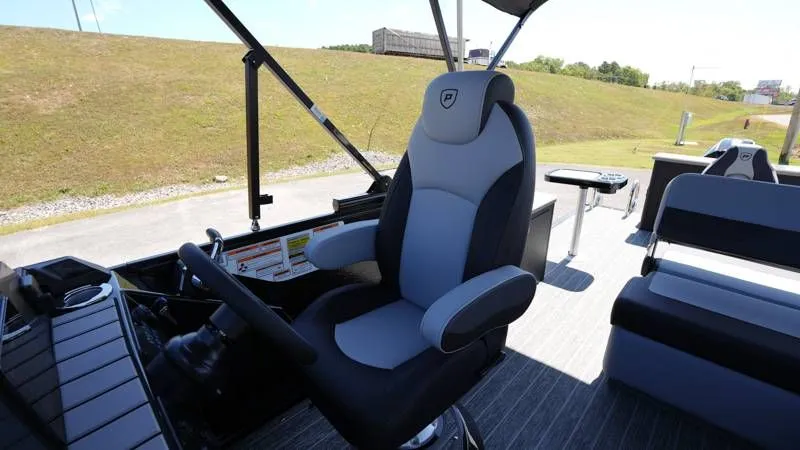 Slide: The Image of Premier 250 Solaris RS 2026 - 44