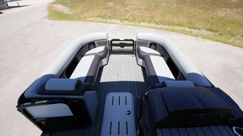 Slide: The Image of Premier 250 Solaris RS 2026 - 55