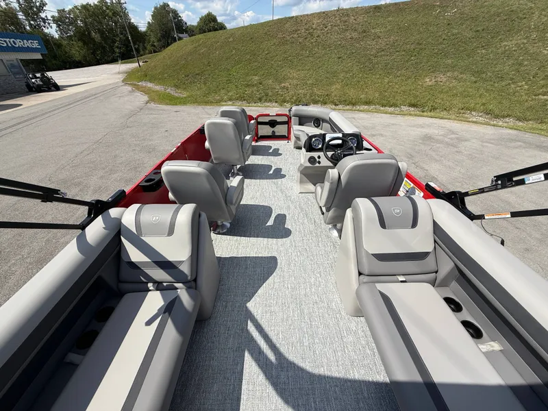 Slide: The Image of Premier 220 Sunscape RF 2026 - 112