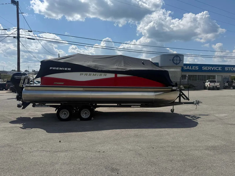 Slide: The Image of Premier 220 Sunscape RF 2026 - 118