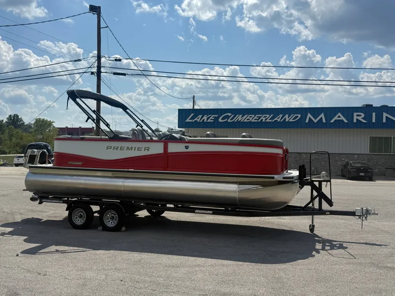 Slide: The Image of Premier 220 Sunscape RF 2026 - 18