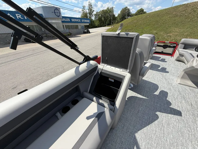 Slide: The Image of Premier 220 Sunscape RF 2026 - 92