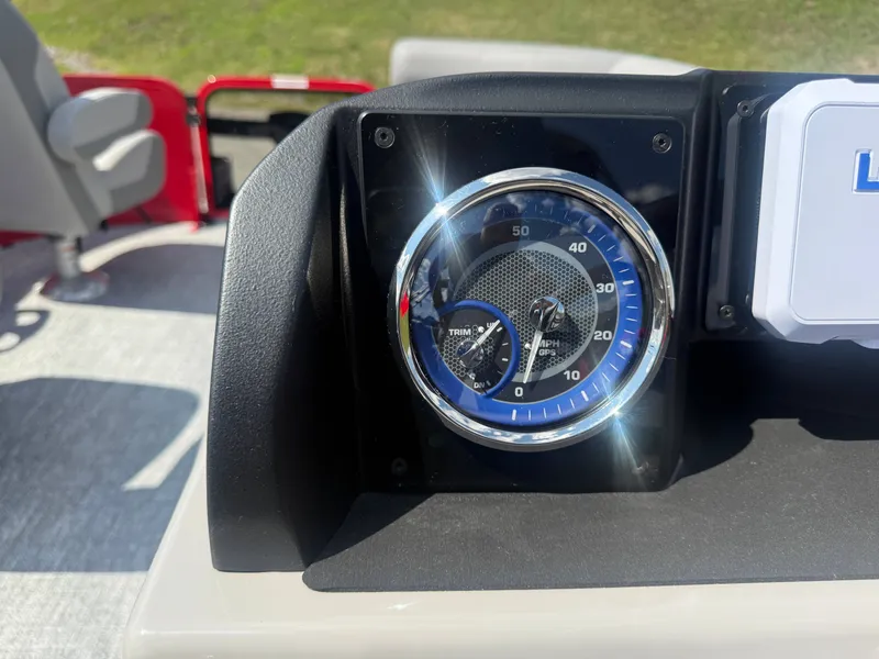 Slide: The Image of Premier 220 Sunscape RF 2026 - 94