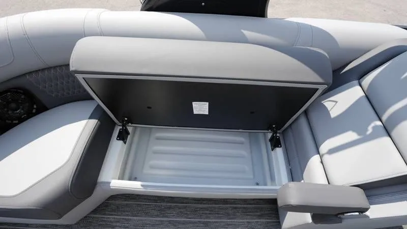 Slide: The Image of Premier 230 Solaris RF-CL 2026 - 38