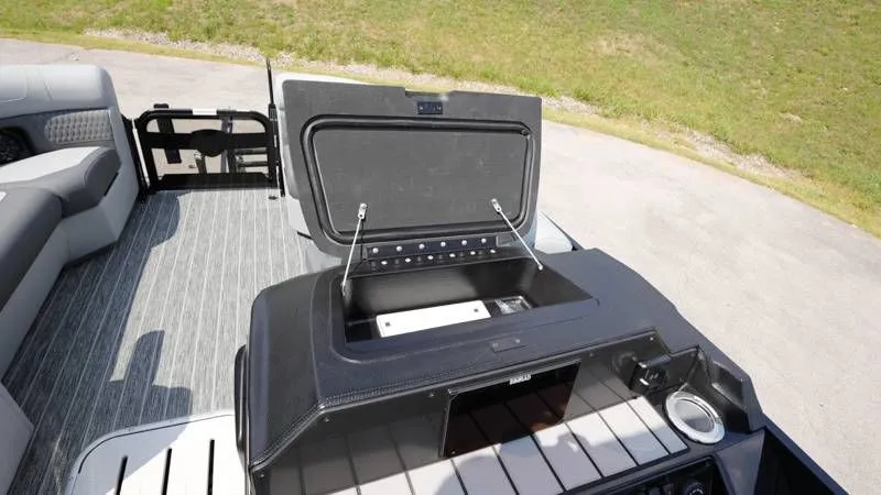 Slide: The Image of Premier 230 Solaris RF-CL 2026 - 39