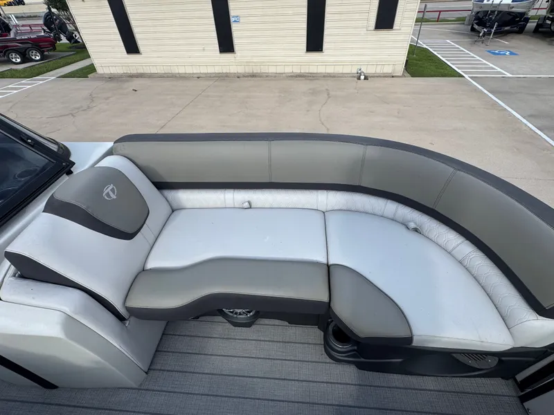 Slide: The Image of Tahoe CAS VRBW25T 2023 - 12