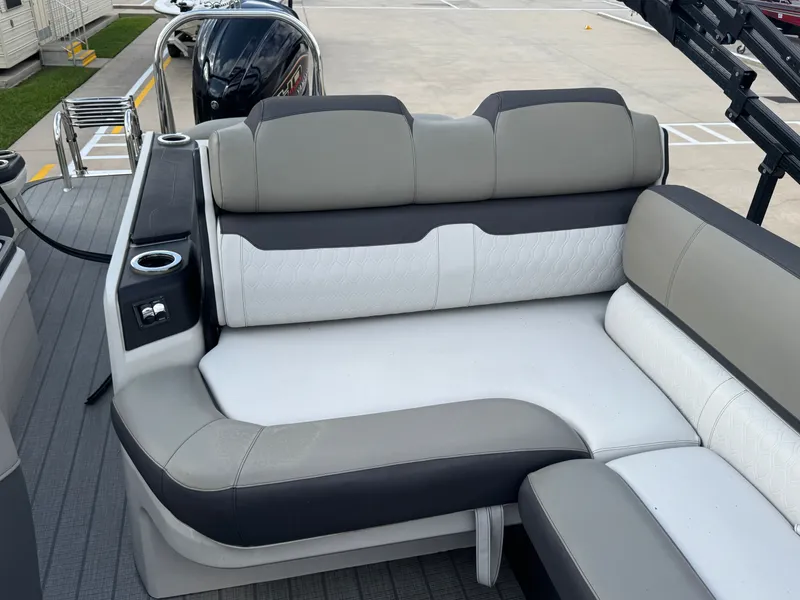 Slide: The Image of Tahoe CAS VRBW25T 2023 - 17