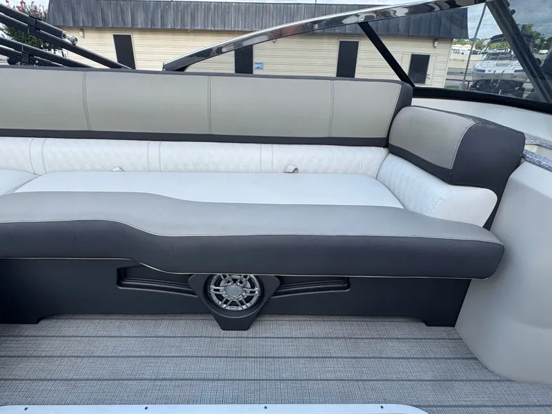 Slide: The Image of Tahoe CAS VRBW25T 2023 - 19