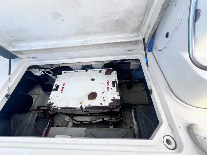 Slide: The Image of Maxum 4100 SCB 2001 - 33