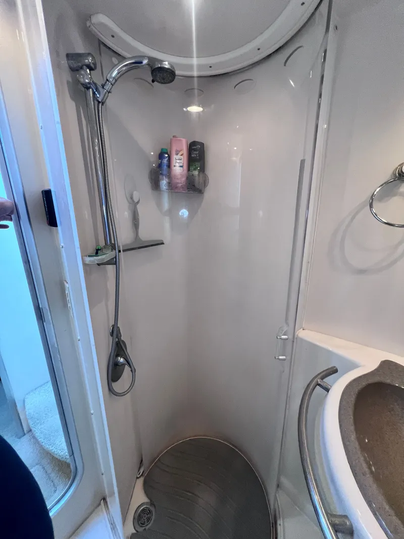 Slide: The Image of Maxum 4100 SCB 2001 - 42