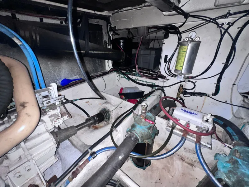 Slide: The Image of Maxum 4100 SCB 2001 - 58