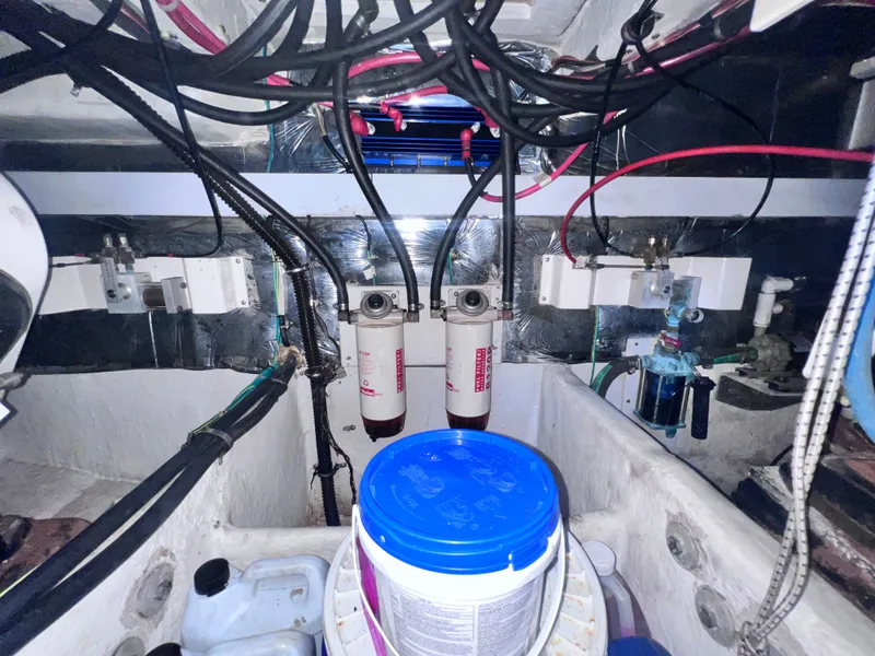 Slide: The Image of Maxum 4100 SCB 2001 - 59