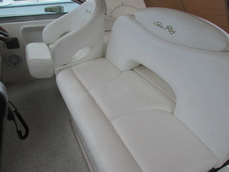 Slide: The Image of Sea Ray 340 Sundancer 2001 - 11