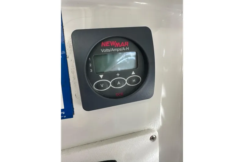 Slide: The Image of Digital voltmeter display on 2004 Glacier Bay 2680 Coastal Runner boat. - 15