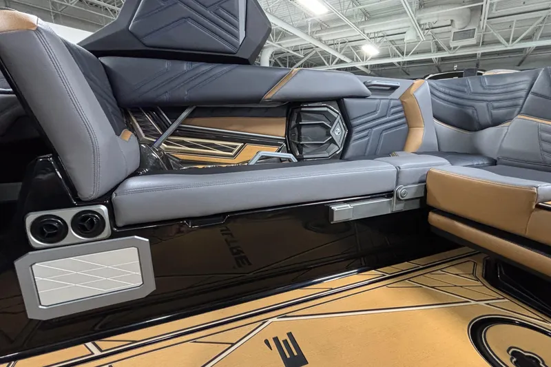Slide: The Image of 2026 Tigé Ultré 25ZX interior with luxurious seating and modern design elements. - 21