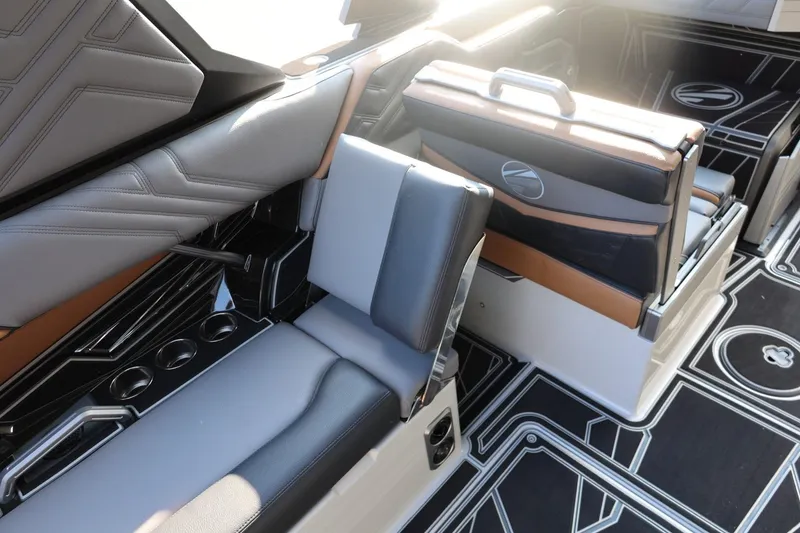 Slide: The Image of 2026 Tigé Ultré 25ZX interior with luxurious seating and modern design. - 33