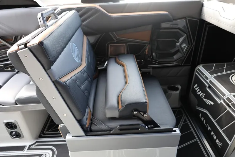 Slide: The Image of 2026 Tigé Ultré 25ZX interior with luxurious seating and modern design elements. - 72