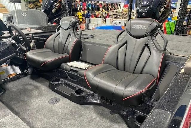 Slide: The Image of Skeeter ZXR21 2025 - 5