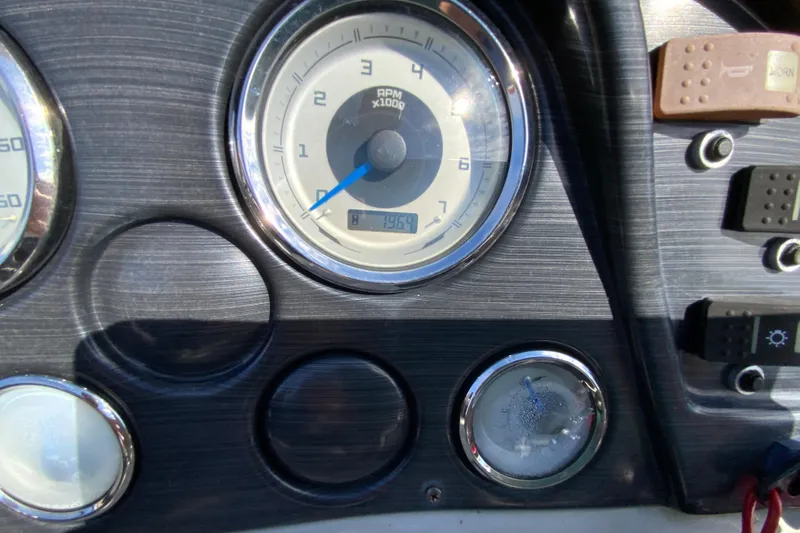 Slide: The Image of Dashboard of 2019 SunChaser Geneva Cruise 24 LR DH Sport with RPM gauge. - 23