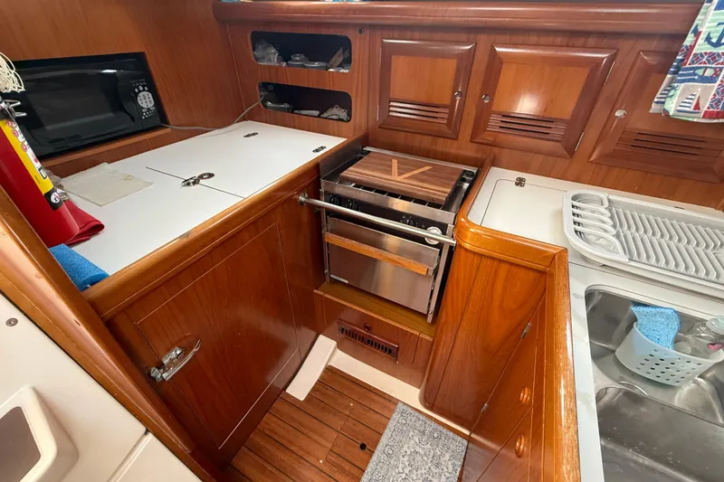 Slide: The Image of Beneteau 361 2001 - 14