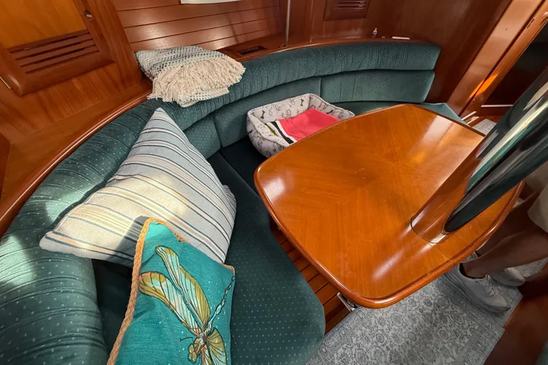 Slide: The Image of Beneteau 361 2001 - 9