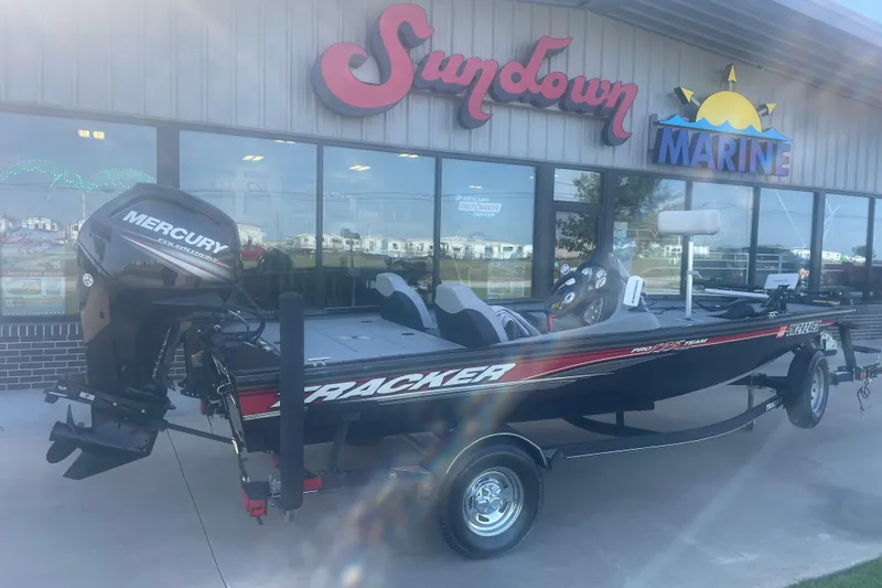 The Image of 2017 Tracker Pro Team 175 TXW boat outside Sundown Marine store. - 0