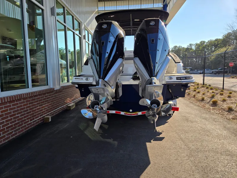 Slide: The Image of Sea Ray SLX 280 Outboard 2026 - 1