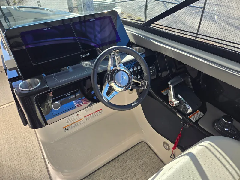 Slide: The Image of Sea Ray SLX 280 Outboard 2026 - 12