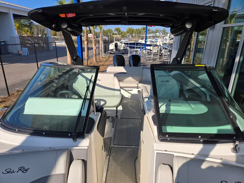 Slide: The Image of Sea Ray SLX 280 Outboard 2026 - 15