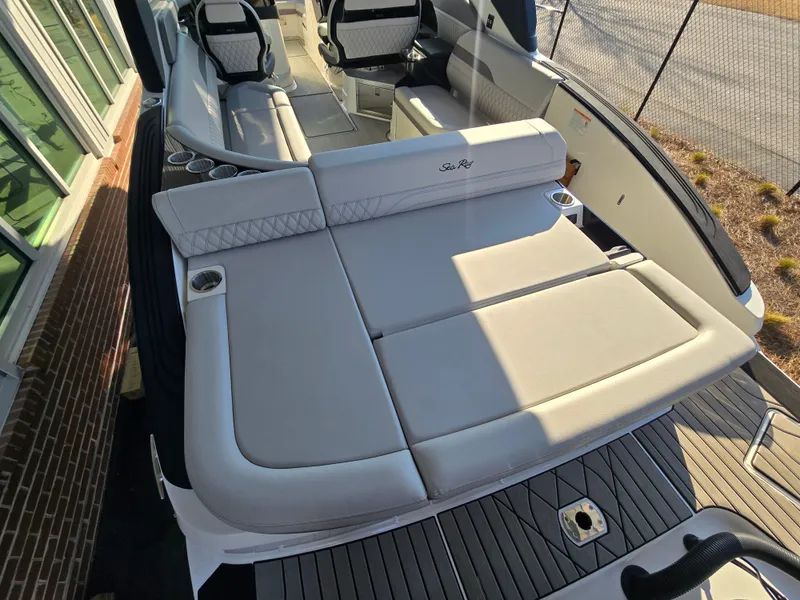 Slide: The Image of Sea Ray SLX 280 Outboard 2026 - 5