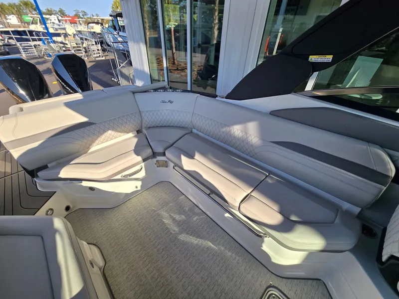 Slide: The Image of Sea Ray SLX 280 Outboard 2026 - 7