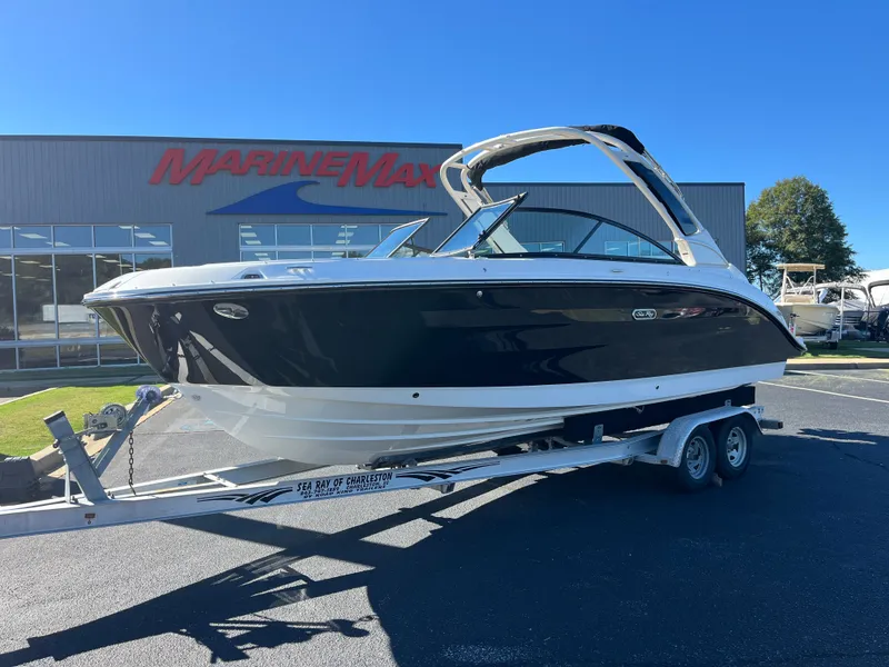 Slide: The Image of Sea Ray SDX 250 Outboard 2026 - 1
