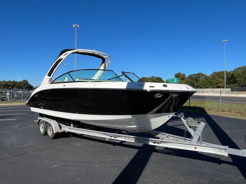 Slide: The Image of Sea Ray SDX 250 Outboard 2026 - 7