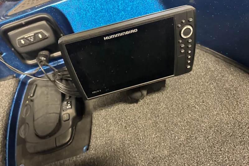 Slide: The Image of Humminbird Helix 9 fish finder on 2020 Nitro ZV20 Pro boat dashboard. - 14