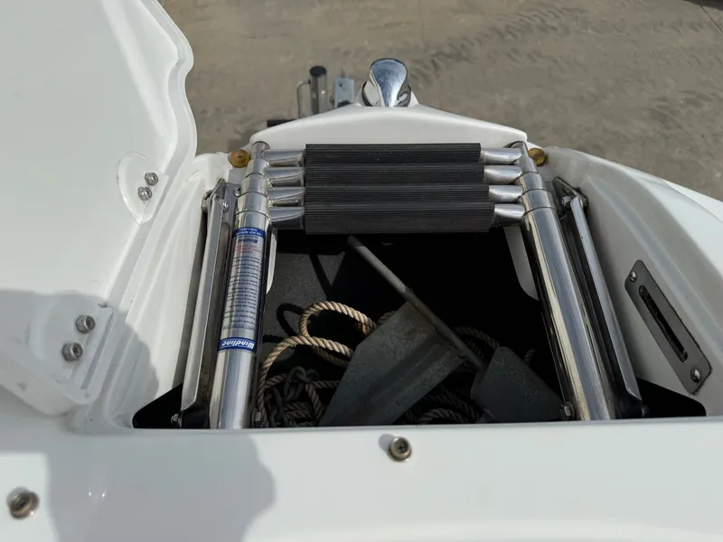 Slide: The Image of Crownline Boats 245 SS 2012 - 10