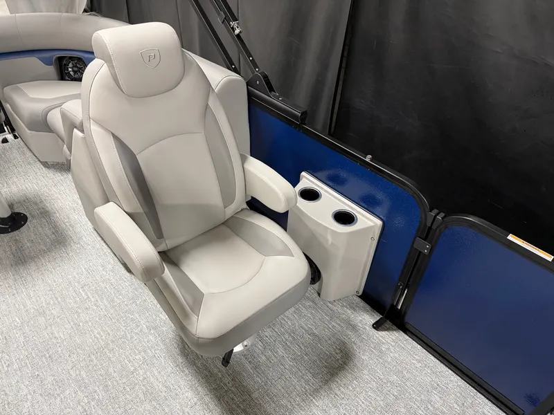 Slide: The Image of Premier 210 Sunsation 2026 - 33
