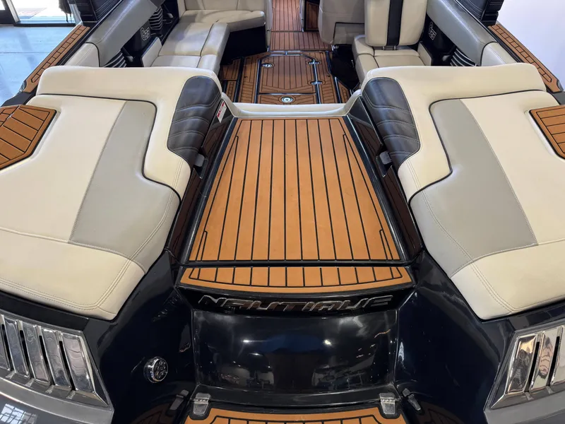 Slide: The Image of Nautique Super Air Nautique G23 2014 - 10