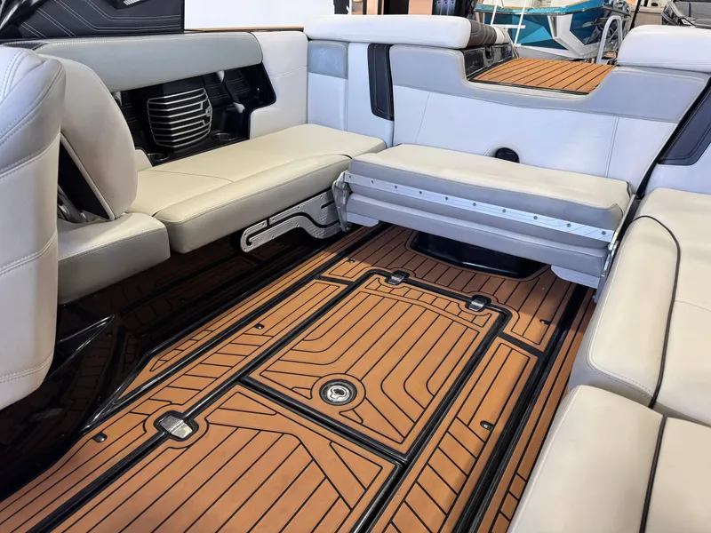 Slide: The Image of Nautique Super Air Nautique G23 2014 - 15