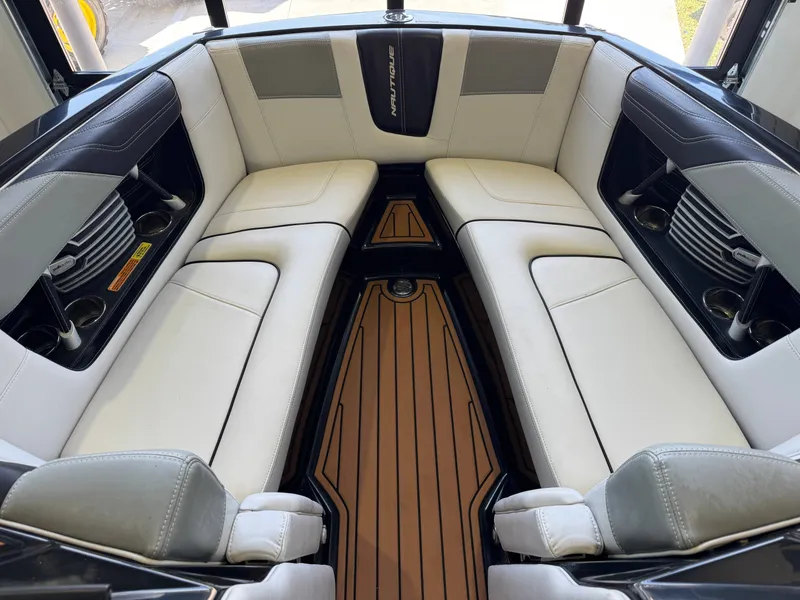 Slide: The Image of Nautique Super Air Nautique G23 2014 - 17