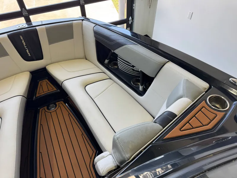 Slide: The Image of Nautique Super Air Nautique G23 2014 - 18