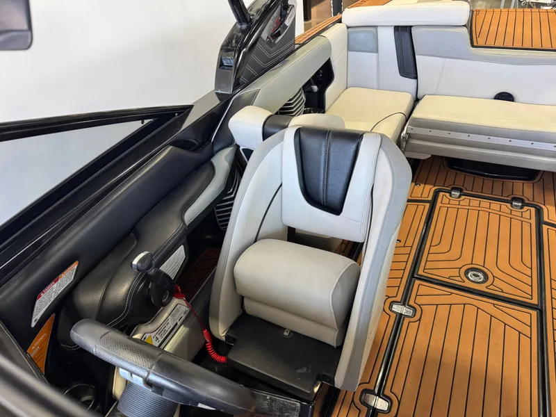 Slide: The Image of Nautique Super Air Nautique G23 2014 - 21