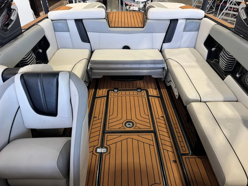 Slide: The Image of Nautique Super Air Nautique G23 2014 - 22