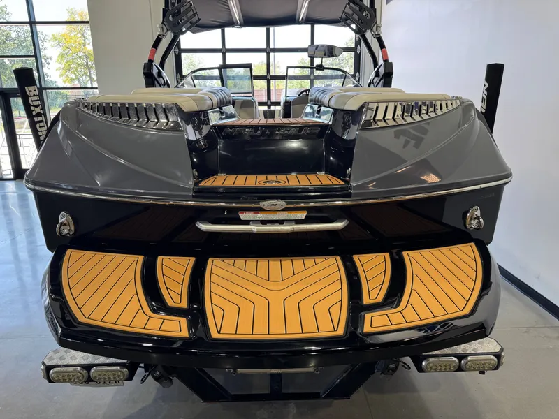 Slide: The Image of Nautique Super Air Nautique G23 2014 - 8