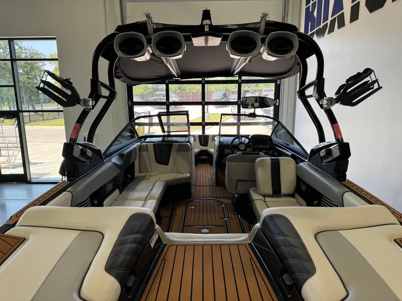 Slide: The Image of Nautique Super Air Nautique G23 2014 - 9