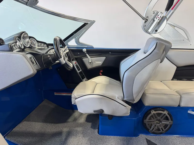 Slide: The Image of MasterCraft X23 2016 - 24