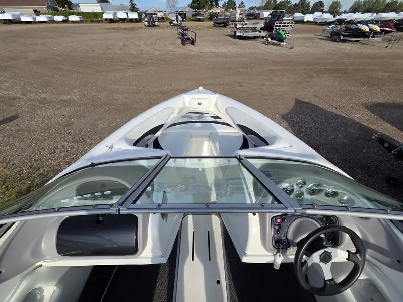 Slide: The Image of Smoker Craft V186 Alante 2001 - 13